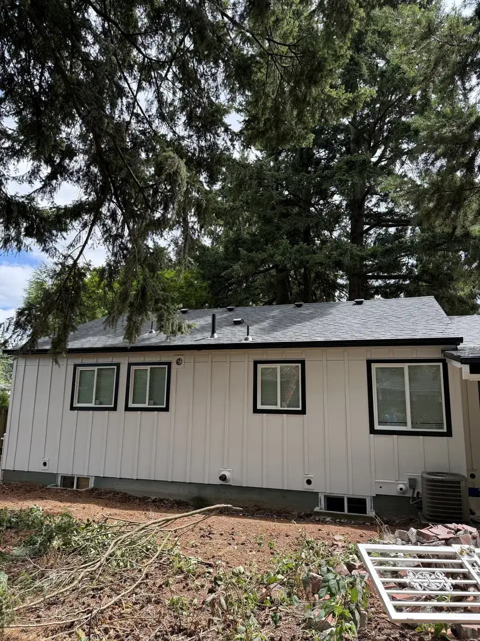 Painting exterior board batten side — Interior & exterior house painting — recent projects, HANDY TEAM PRO