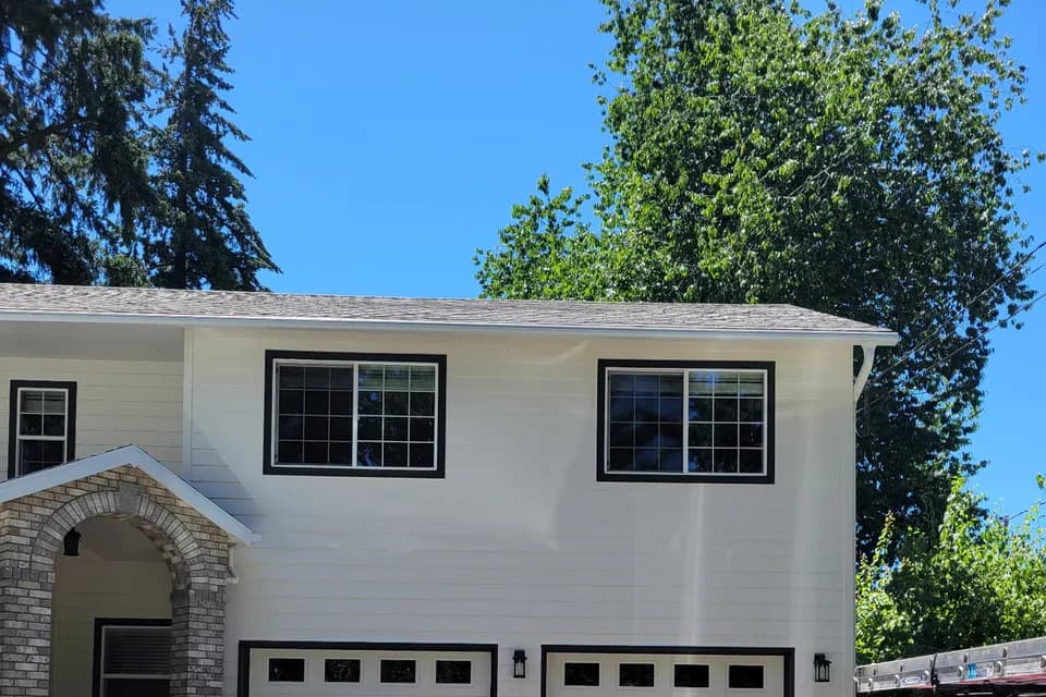 Painting exterior white black trim garage — Interior & exterior house painting — recent projects, HANDY TEAM PRO