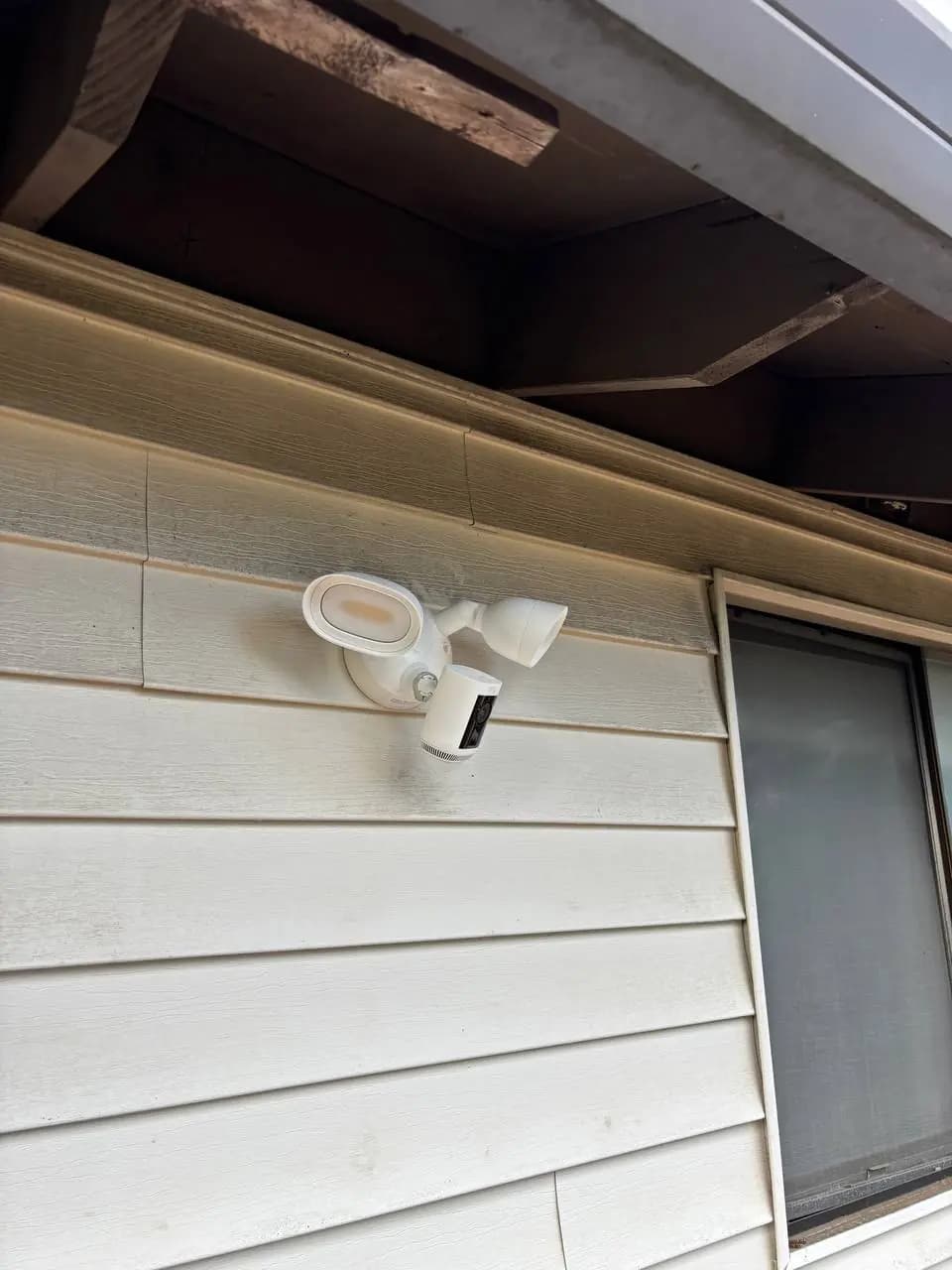 Security camera floodlight eave — Security cameras & video doorbells — recent installs, HANDY TEAM PRO