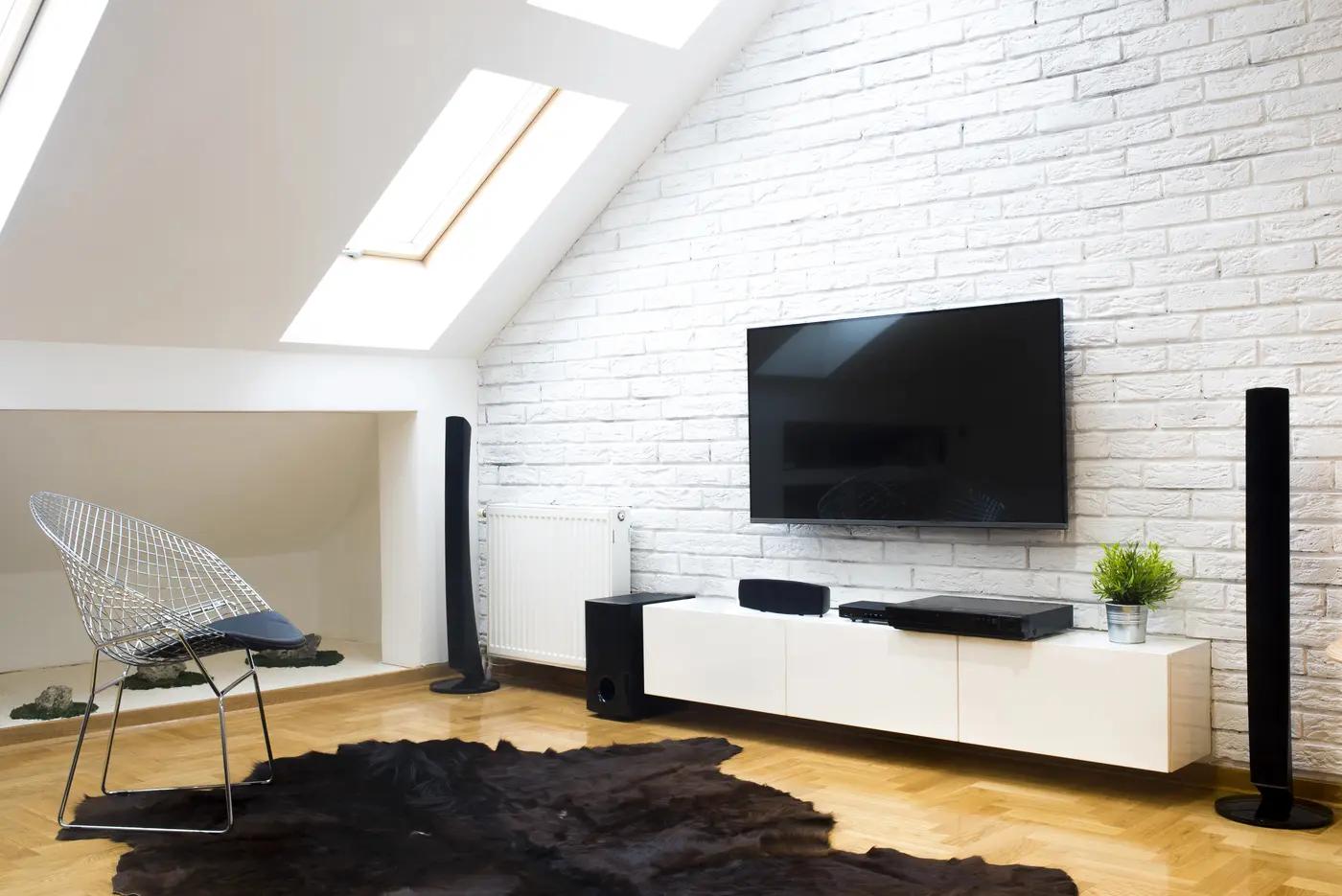 TV mounting & media setup — photo 1