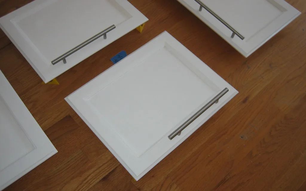 Cabinet Hardware & Hinges — HANDY TEAM PRO